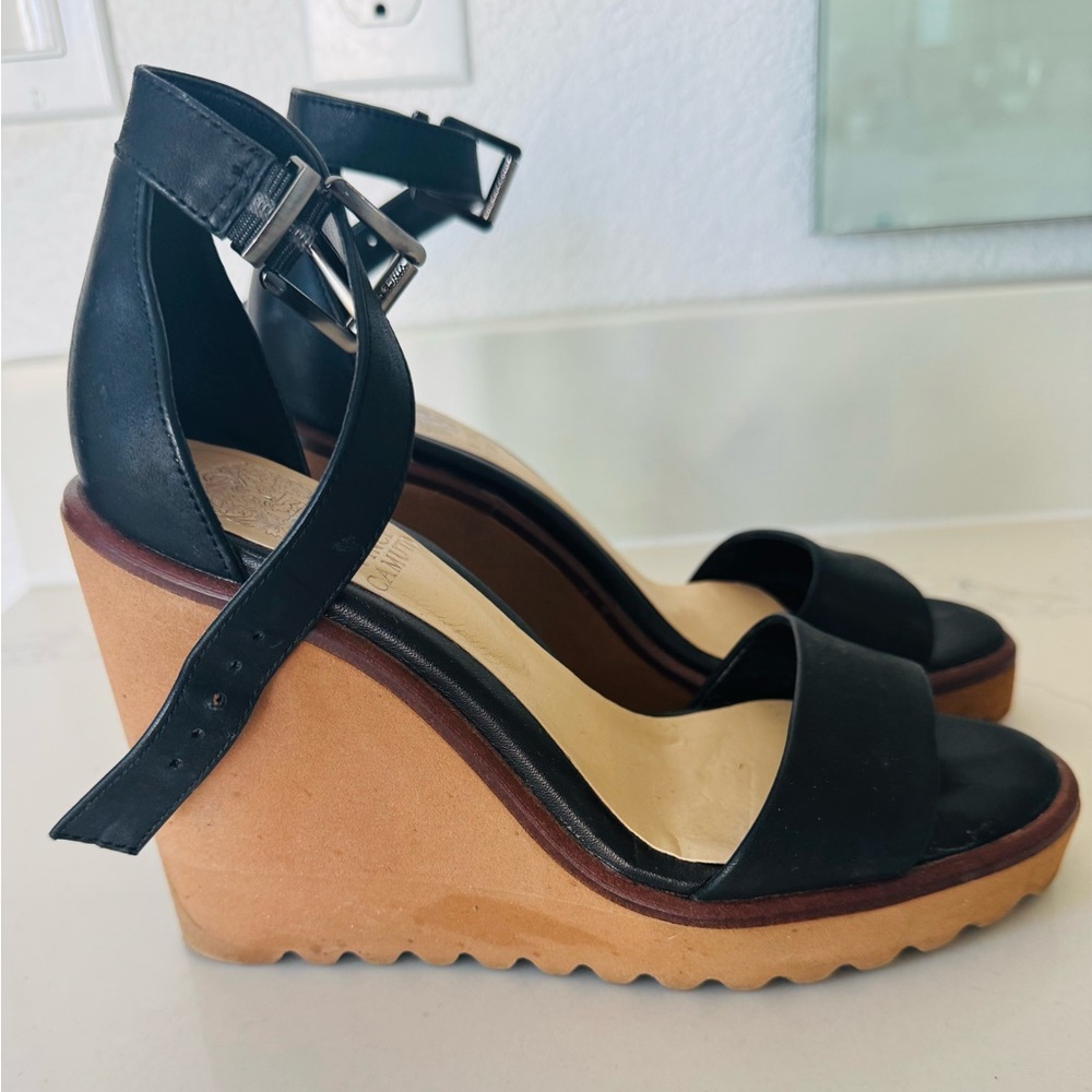Vince Camuto Black and Tan Wedge Sandals - Size 7